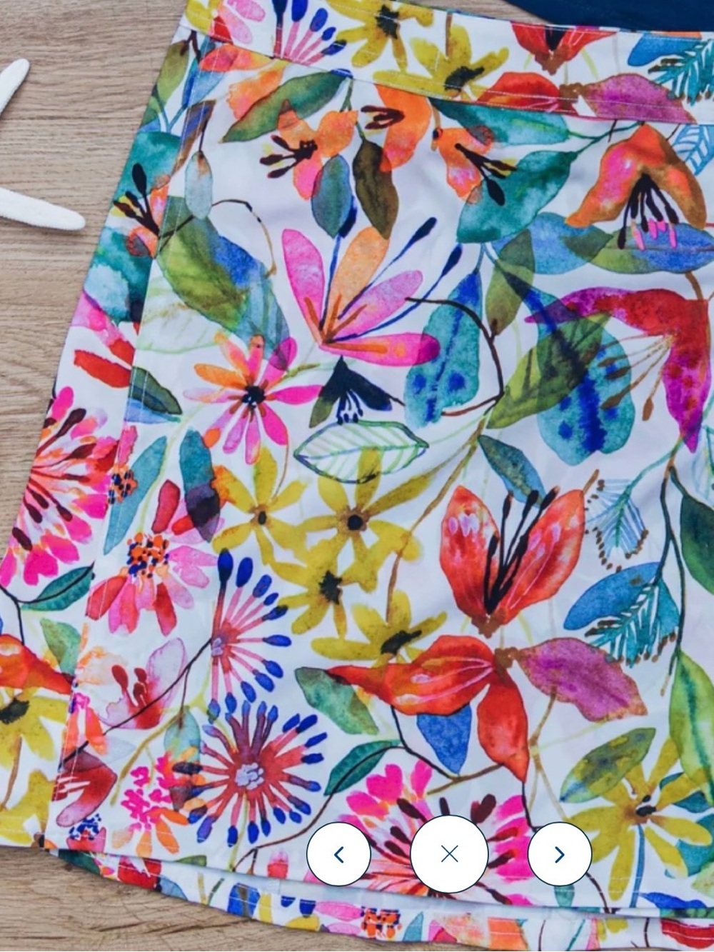 Ripskirt Hawaii Floral Print A-Line Skirt in White with Multicolor Blooms NWOT